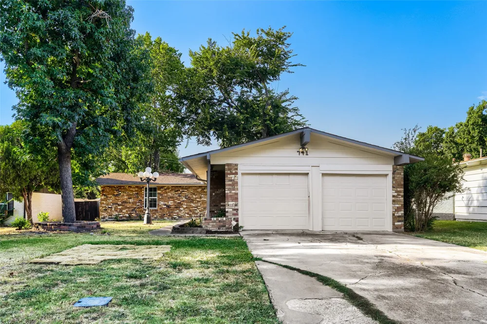 741 Greenhaven Drive Richardson, TX 75080