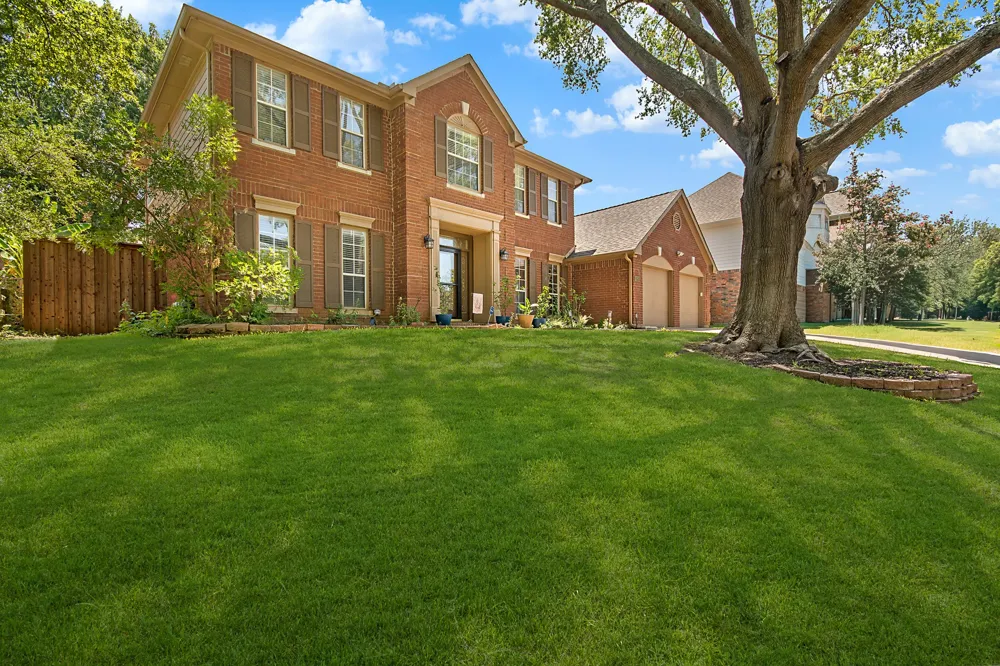 1086 Woodbriar Drive Grapevine, TX 76051