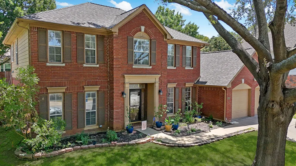 1086 Woodbriar Drive Grapevine, TX 76051