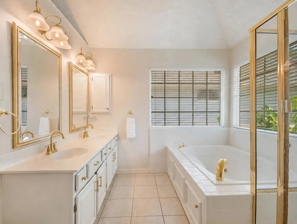 1086 Woodbriar Drive Grapevine, TX 76051