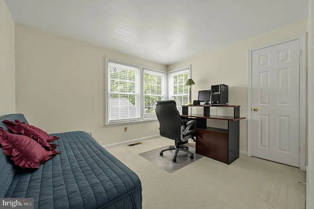 7521 CROSS GATE LANE Alexandria, VA 22315
