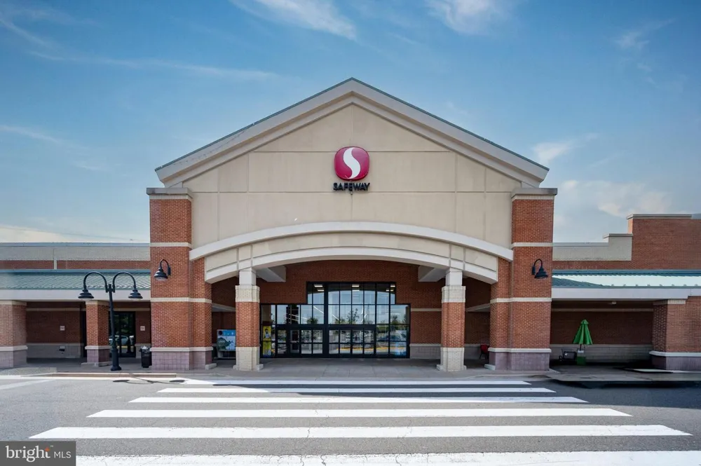 7521 CROSS GATE LANE Alexandria, VA 22315