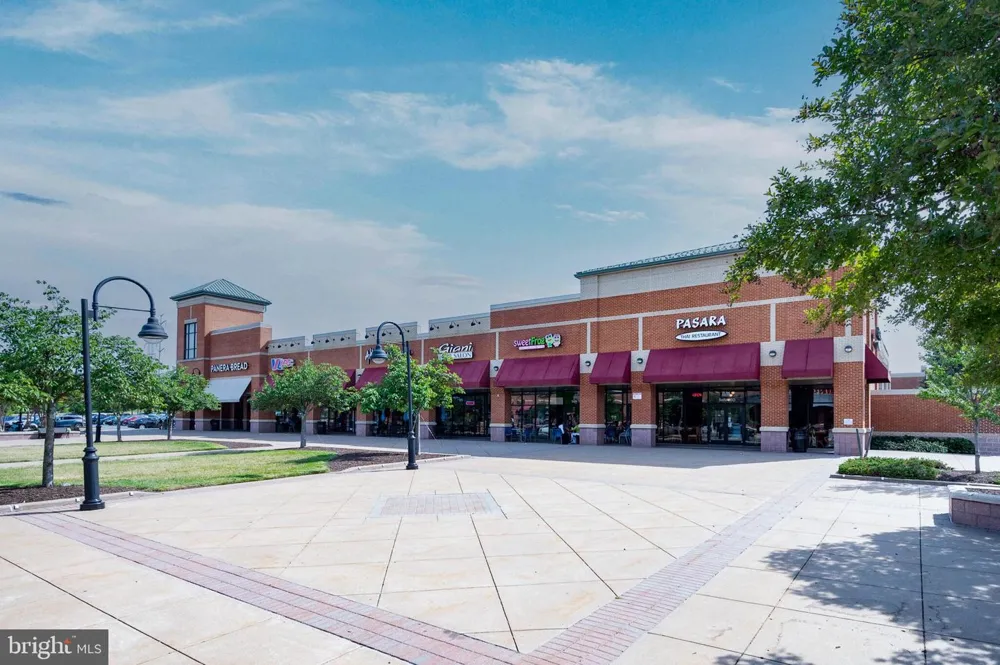 7521 CROSS GATE LANE Alexandria, VA 22315