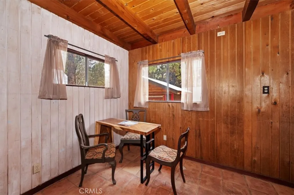 313 Leonard Sugarloaf, CA 92386