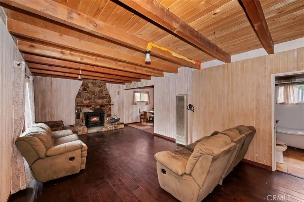 313 Leonard Sugarloaf, CA 92386