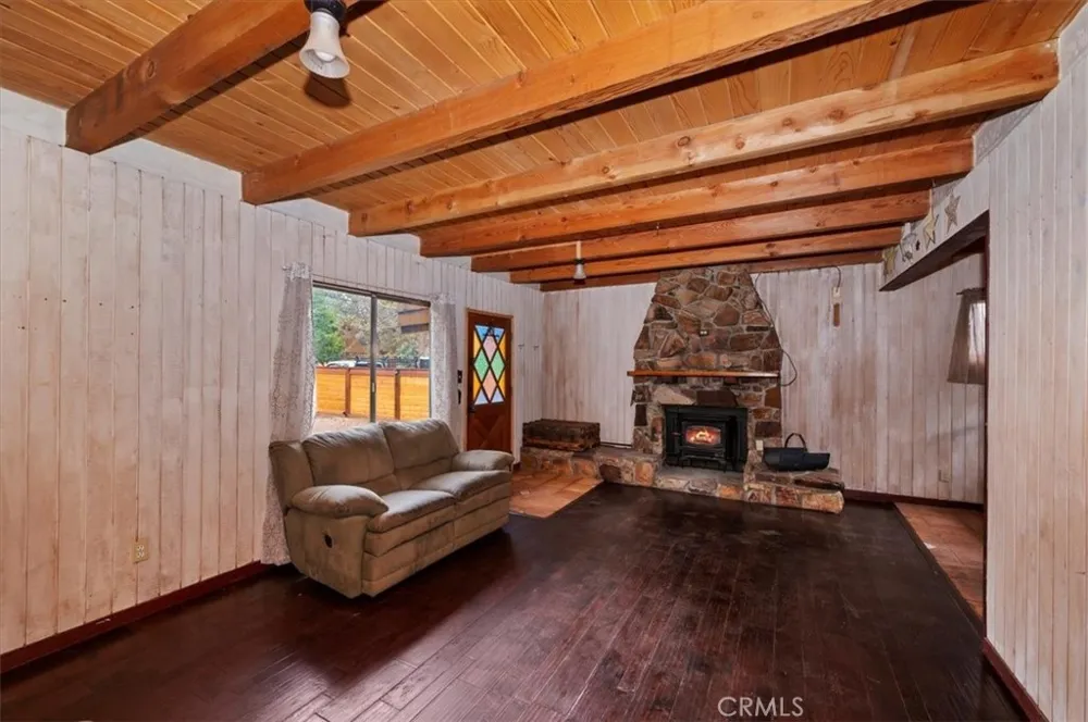 313 Leonard Sugarloaf, CA 92386
