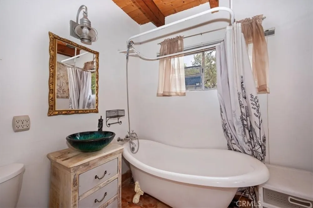 313 Leonard Sugarloaf, CA 92386