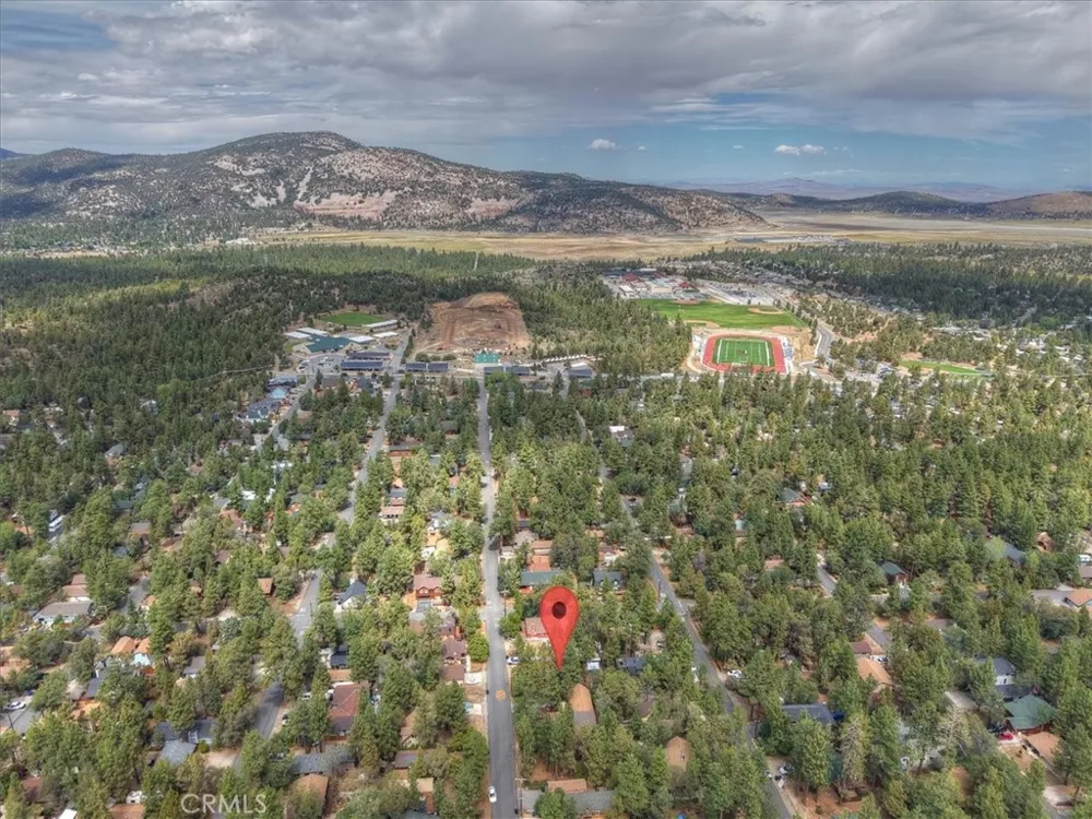 313 Leonard Sugarloaf, CA 92386
