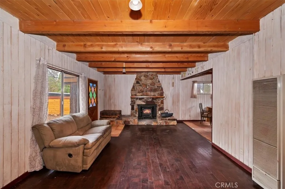 313 Leonard Sugarloaf, CA 92386