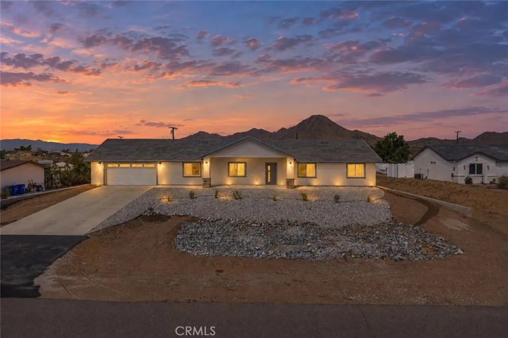 16218 Quantico Rd E Apple Valley, CA 92307