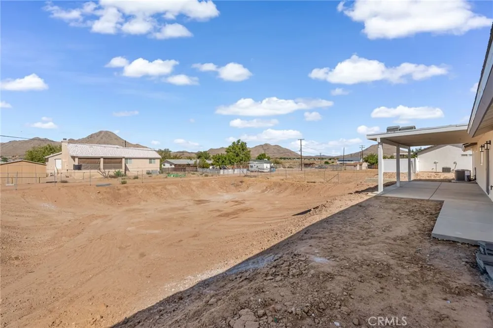 16218 Quantico Rd E Apple Valley, CA 92307