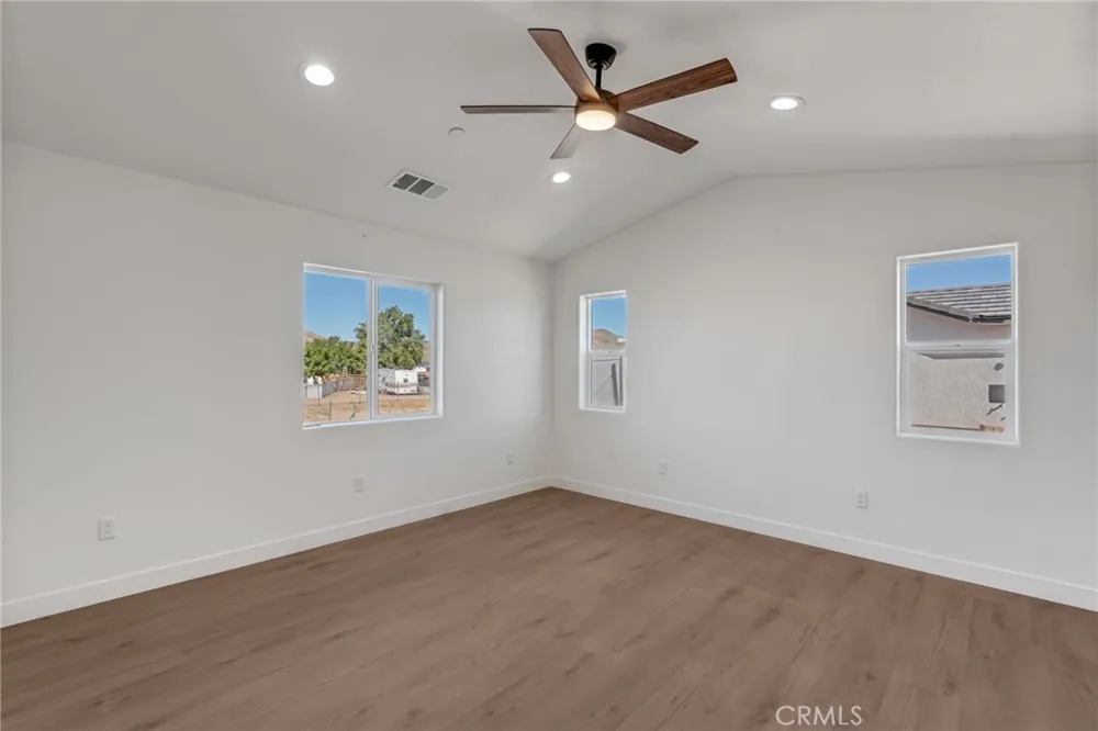 16218 Quantico Rd E Apple Valley, CA 92307