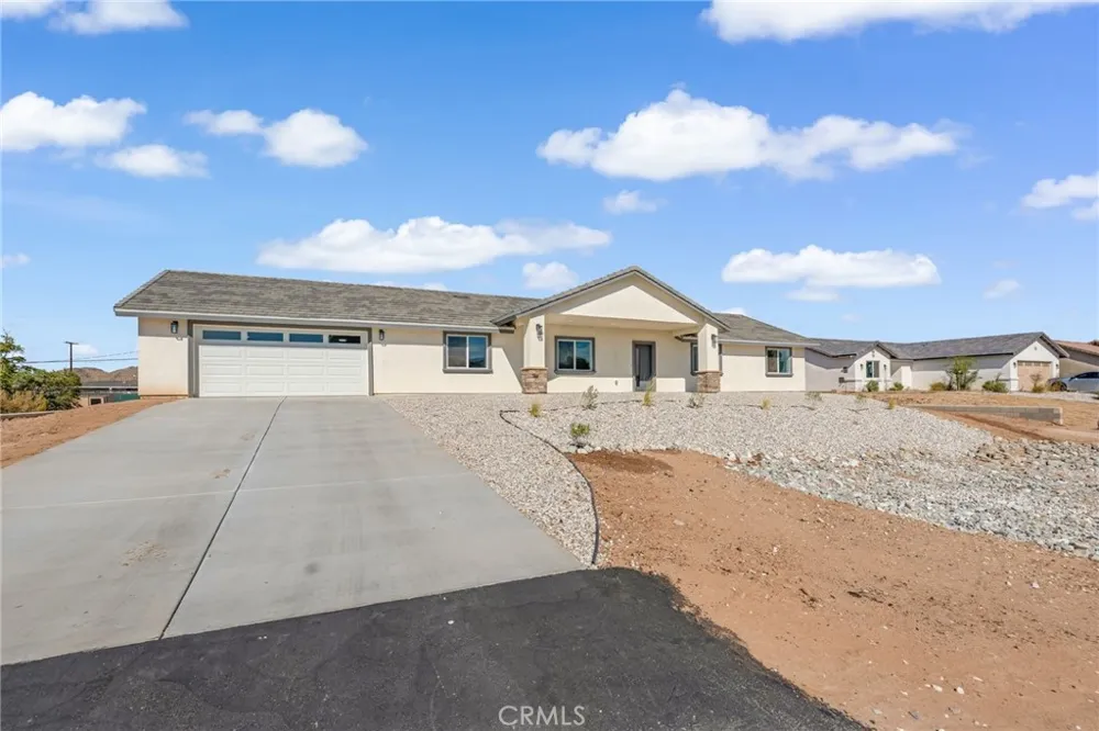 16218 Quantico Rd E Apple Valley, CA 92307