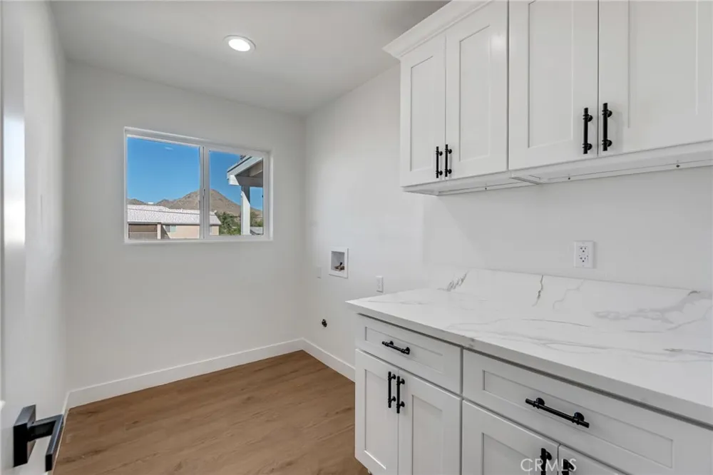 16218 Quantico Rd E Apple Valley, CA 92307
