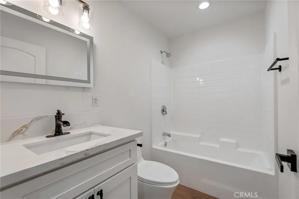 16218 Quantico Rd E Apple Valley, CA 92307