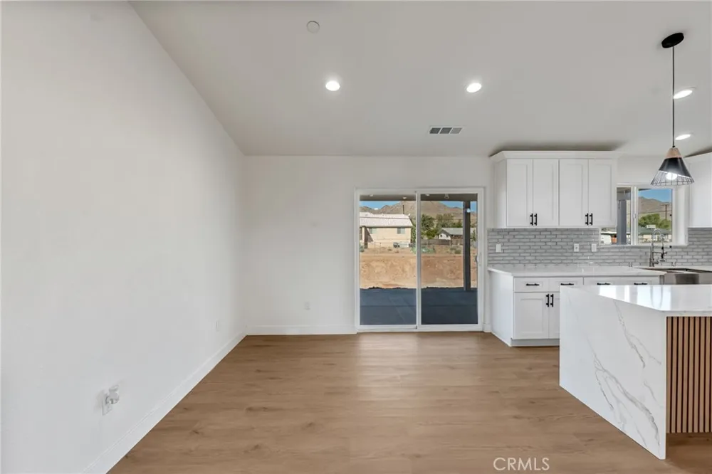 16218 Quantico Rd E Apple Valley, CA 92307