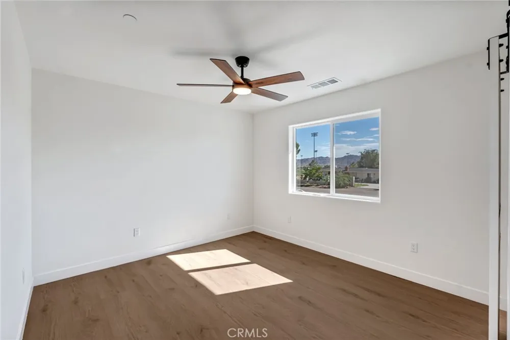 16218 Quantico Rd E Apple Valley, CA 92307