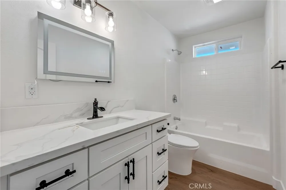 16218 Quantico Rd E Apple Valley, CA 92307