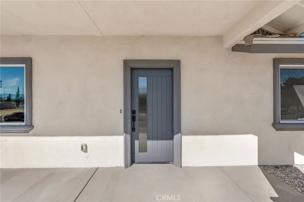 16218 Quantico Rd E Apple Valley, CA 92307