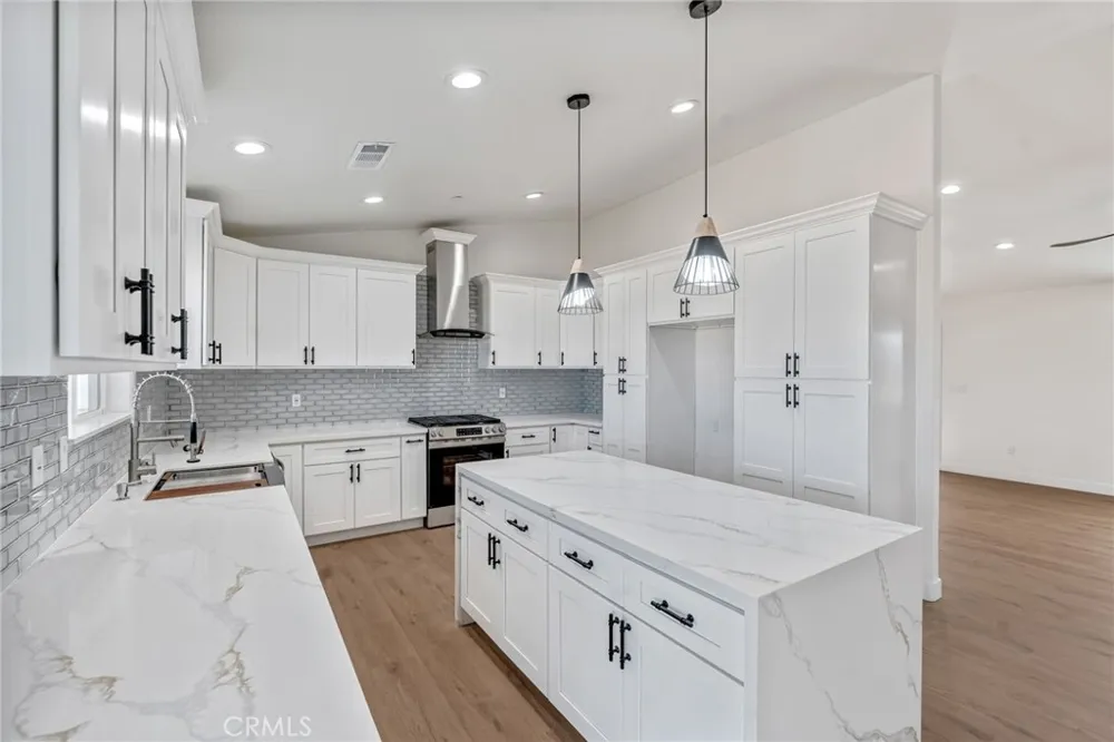 16218 Quantico Rd E Apple Valley, CA 92307