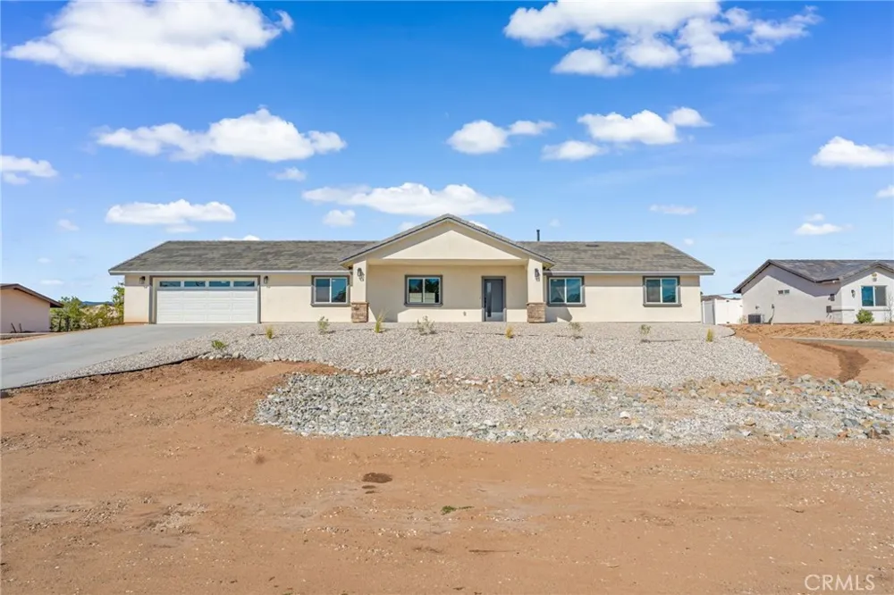 16218 Quantico Rd E Apple Valley, CA 92307