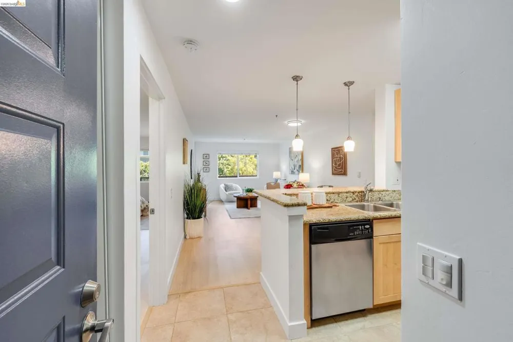 6400 Christie Ave #4118 Emeryville, CA 94608