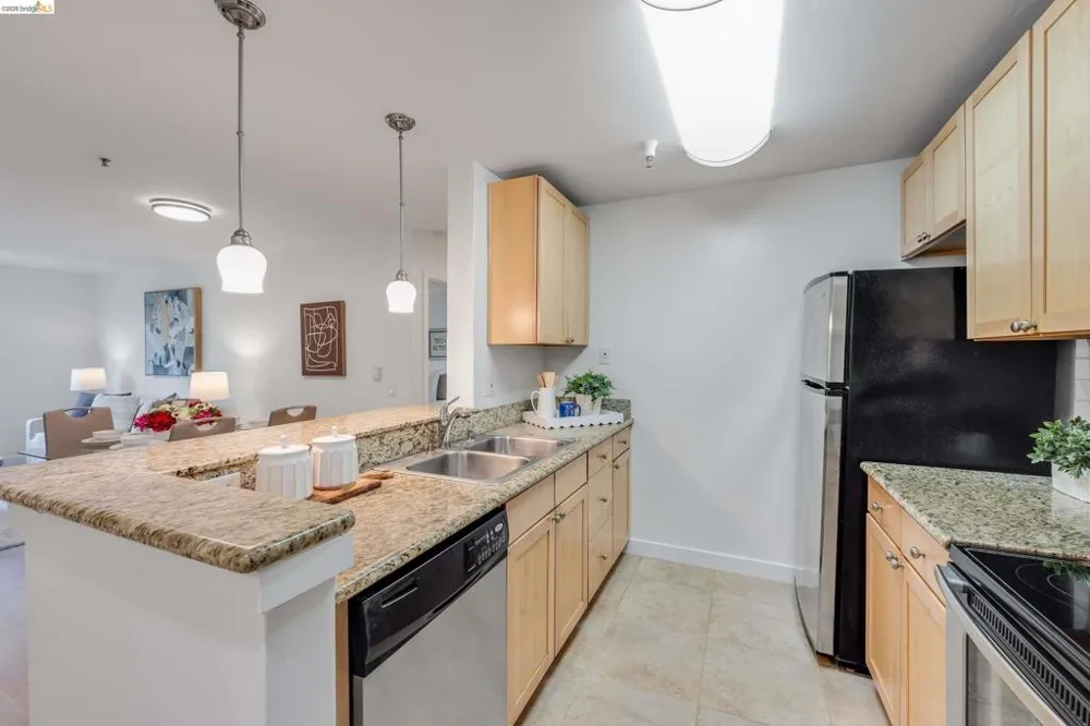 6400 Christie Ave #4118 Emeryville, CA 94608