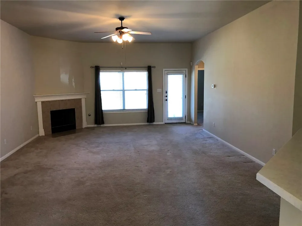 4105 Meadow Bluff Way Round Rock, TX 78665