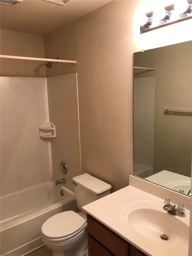 4105 Meadow Bluff Way Round Rock, TX 78665