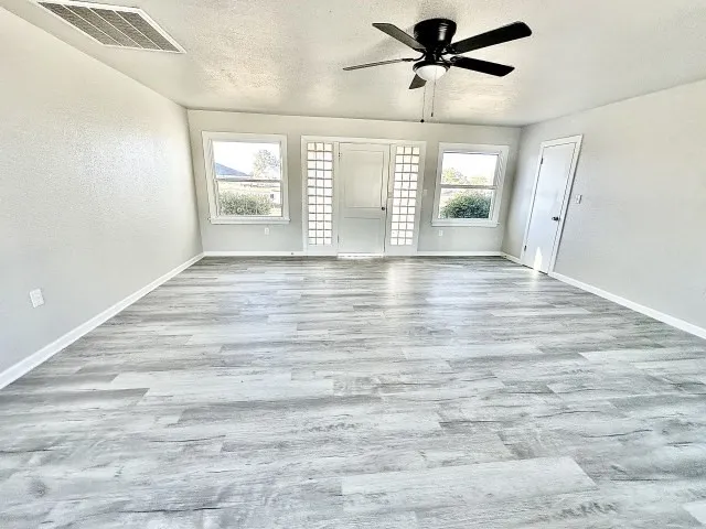 409 SW Ave E E Seminole, TX 79360