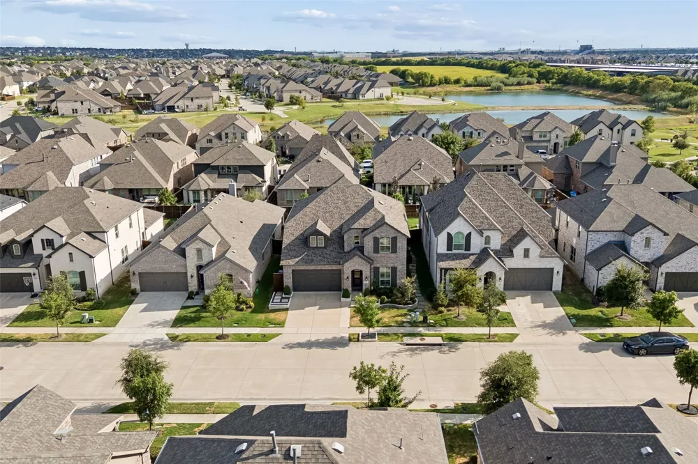 828 Harrington Lane Celina, TX 75009
