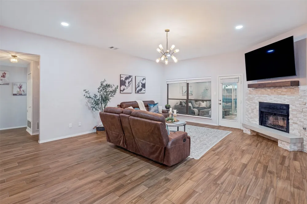 2021 Clearwater Trail Carrollton, TX 75010