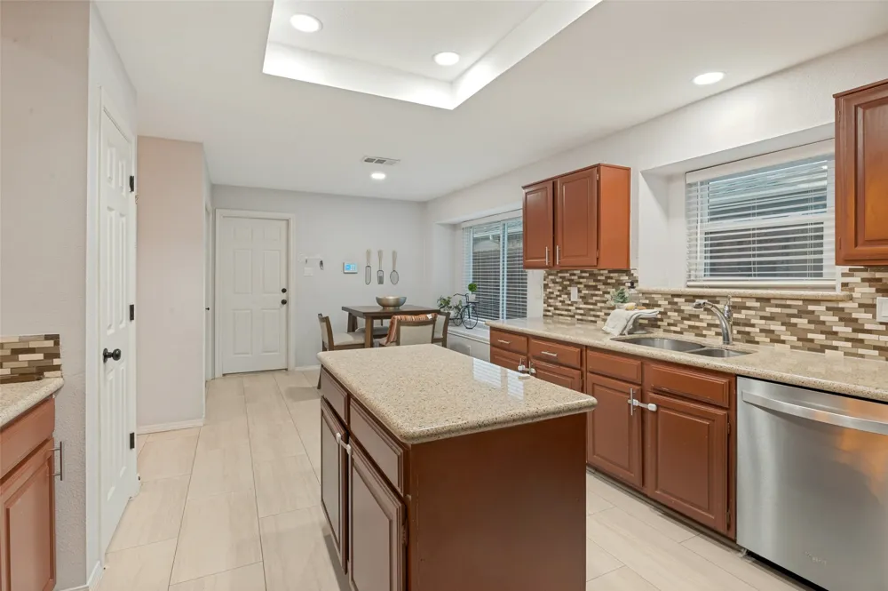 2021 Clearwater Trail Carrollton, TX 75010
