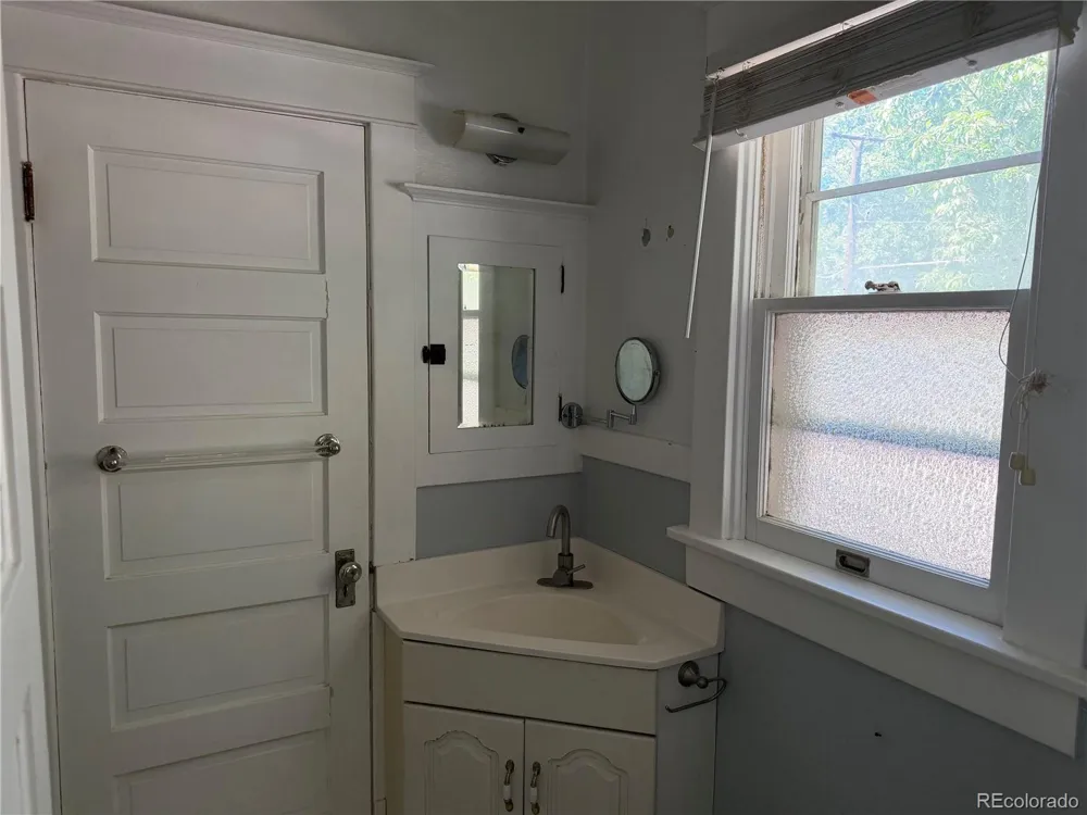 1100 S Josephine Denver, CO 80210