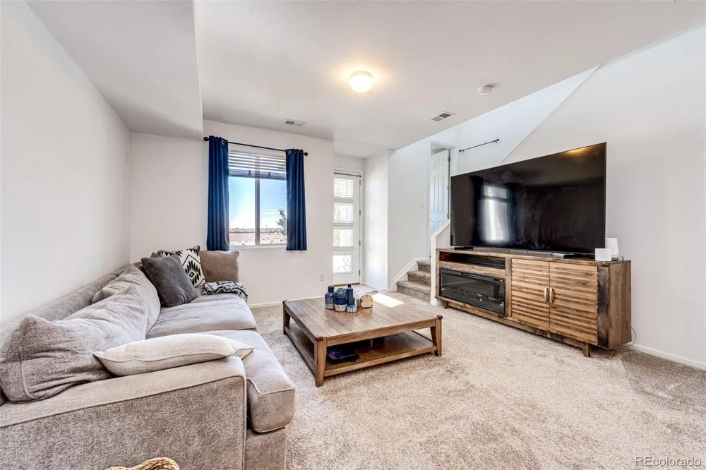 9625 Walden Street Commerce City, CO 80022