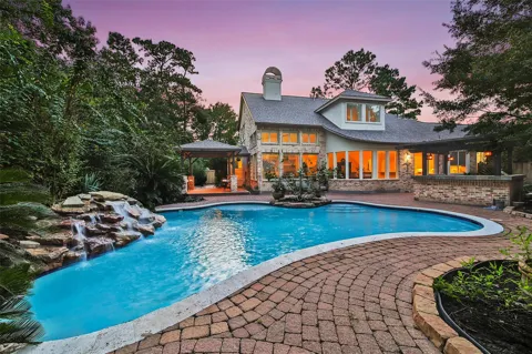 1302 Avon Way