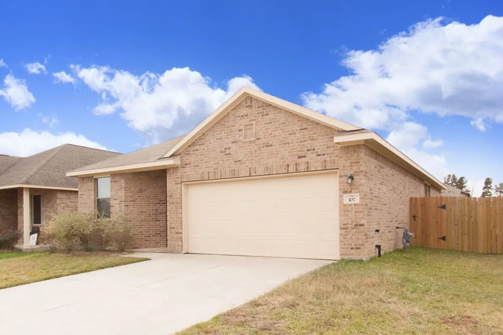 107 Piney Pathway Magnolia, TX 77354