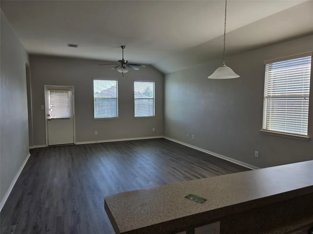 107 Piney Pathway Magnolia, TX 77354