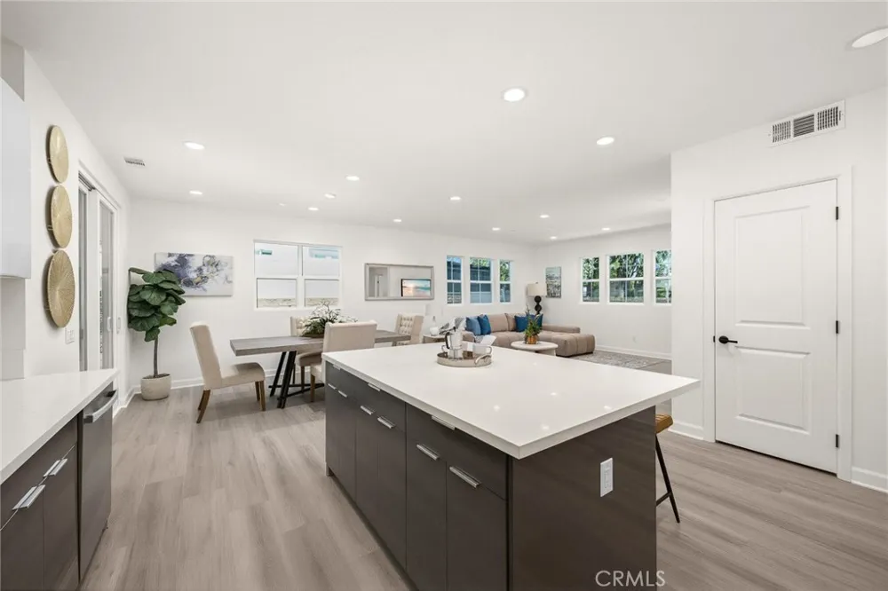 1371 Point Loma Walnut, CA 91789