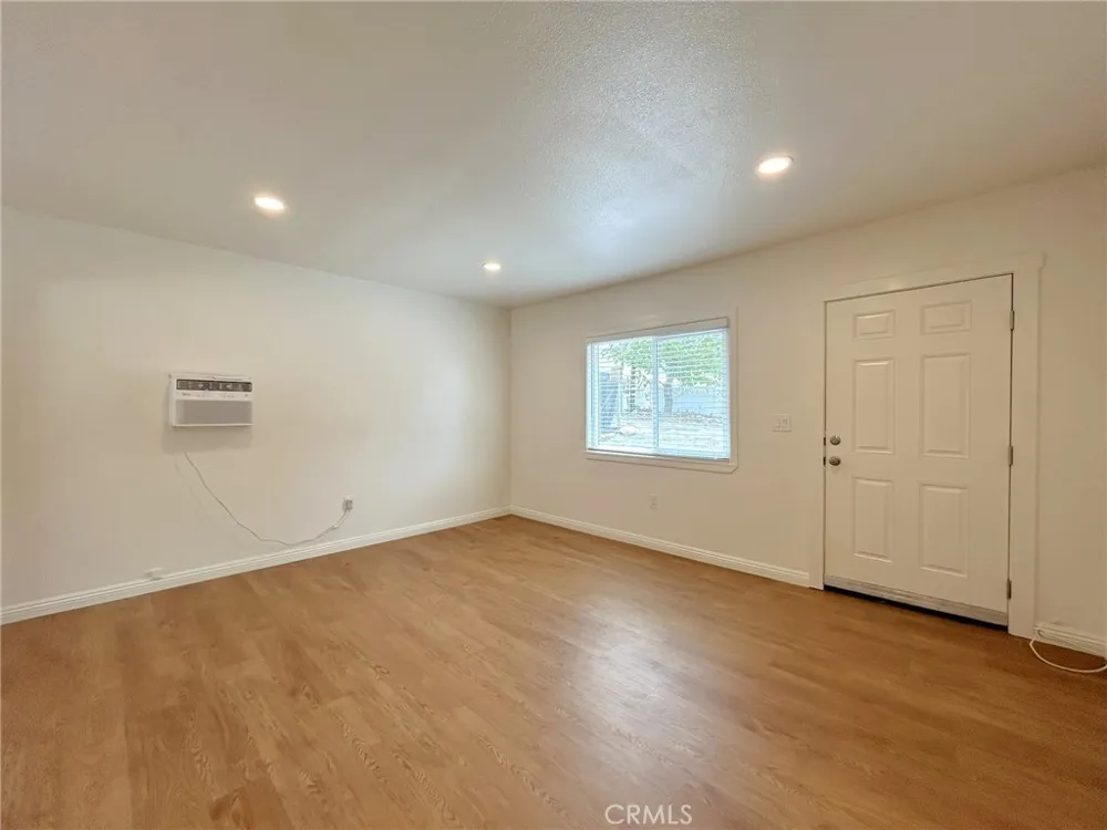 1342 Agate Avenue Mentone, CA 92359