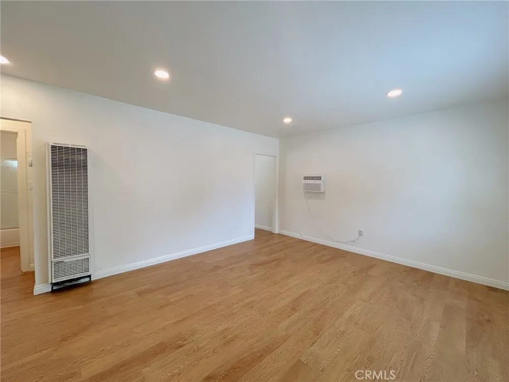 1342 Agate Avenue Mentone, CA 92359
