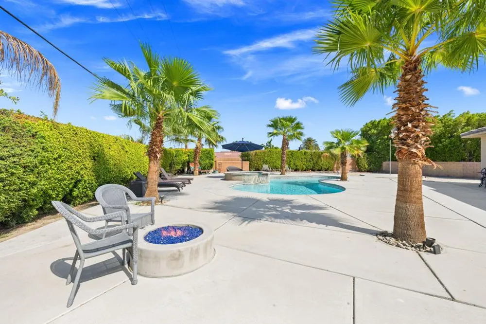 68400 Sandia Court Cathedral City, CA 92234