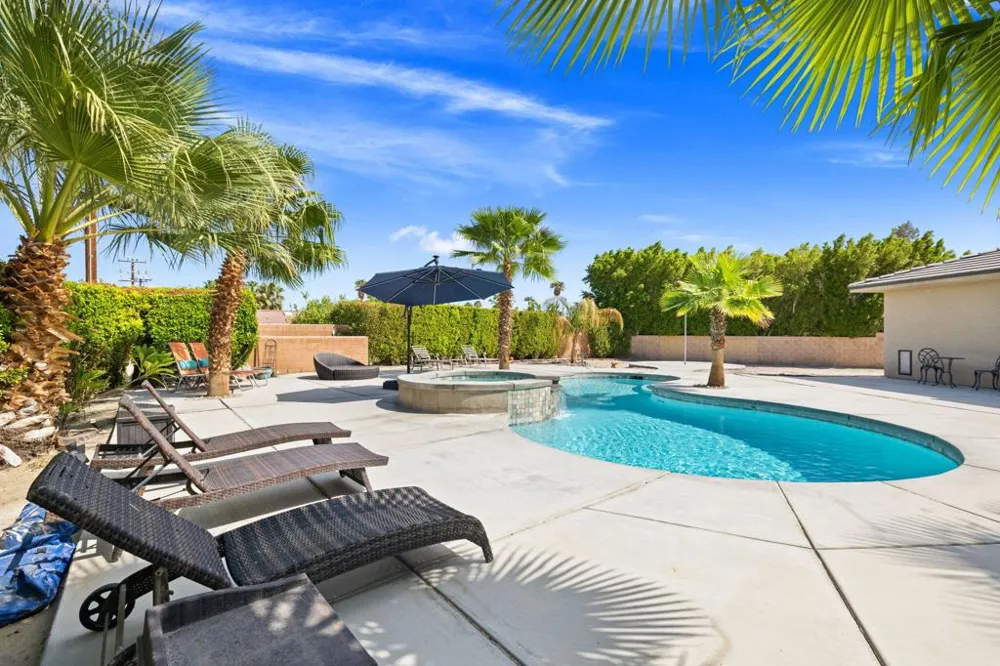 68400 Sandia Court Cathedral City, CA 92234