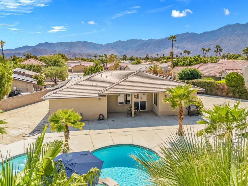 68400 Sandia Court Cathedral City, CA 92234