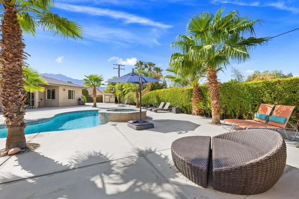 68400 Sandia Court Cathedral City, CA 92234