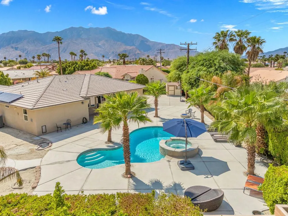 68400 Sandia Court Cathedral City, CA 92234
