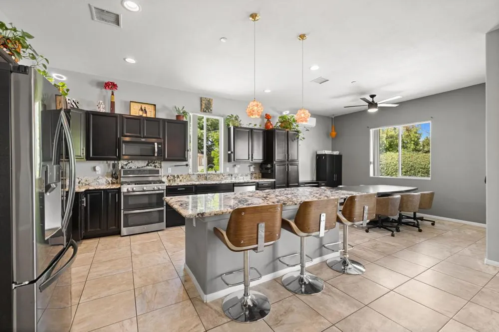 68400 Sandia Court Cathedral City, CA 92234