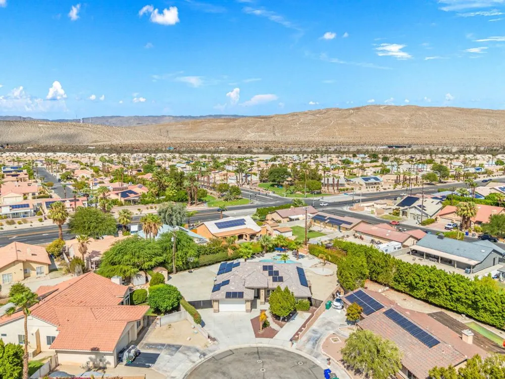 68400 Sandia Court Cathedral City, CA 92234