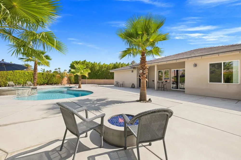 68400 Sandia Court Cathedral City, CA 92234