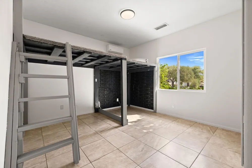 68400 Sandia Court Cathedral City, CA 92234